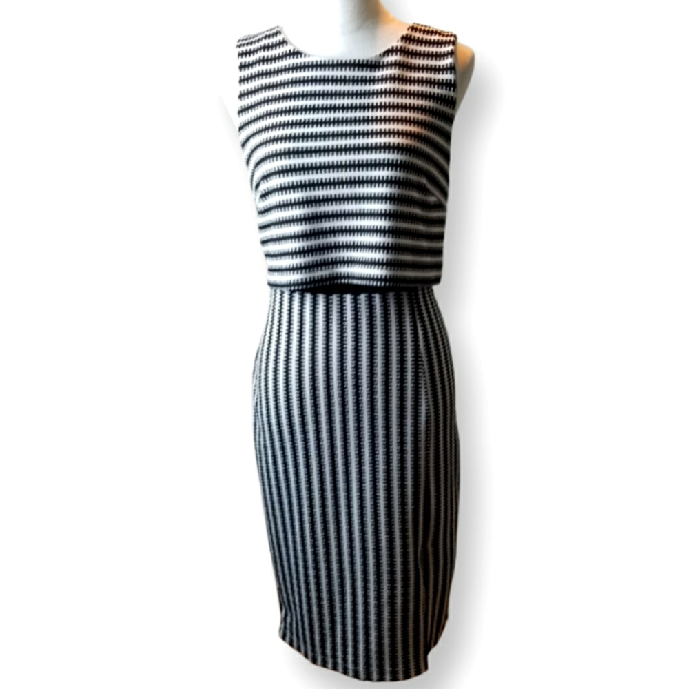 Bisou Bisou Geometric Black and White Sleeveless Dress